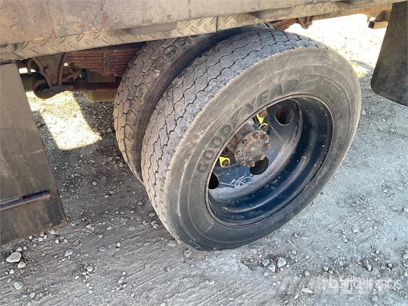 Ford F-650 XL 4x2 Crew Cab Flatbed Truck شاحنات مسطحة/مفصلية الجوانب