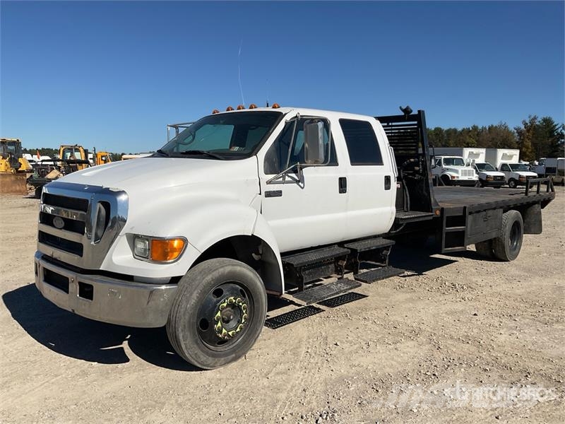 Ford F-650 XL 4x2 Crew Cab Flatbed Truck شاحنات مسطحة/مفصلية الجوانب