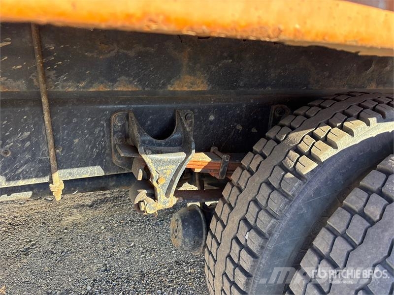 Ford F-650 XL 4x2 Flatbed Truck Ciężarówki typu Platforma / Skrzynia