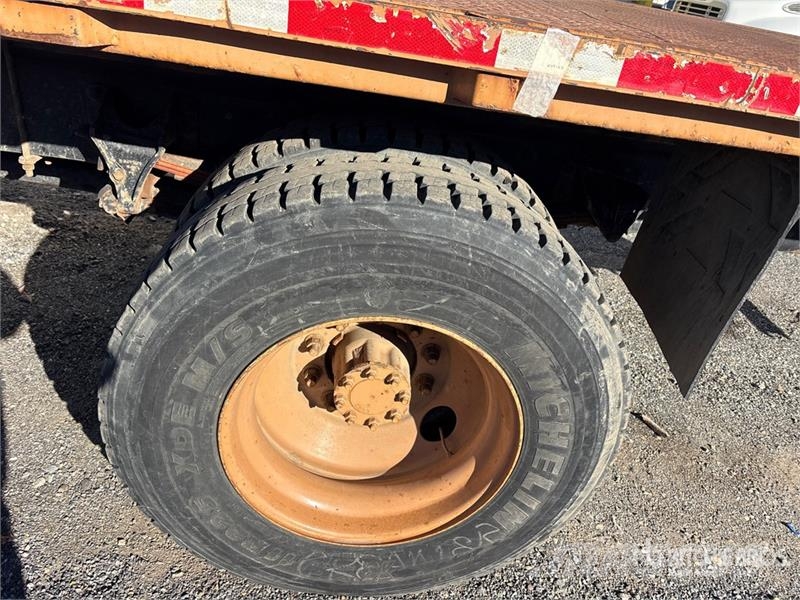 Ford F-650 XL 4x2 Flatbed Truck Ciężarówki typu Platforma / Skrzynia