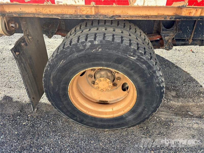 Ford F-650 XL 4x2 Flatbed Truck Ciężarówki typu Platforma / Skrzynia