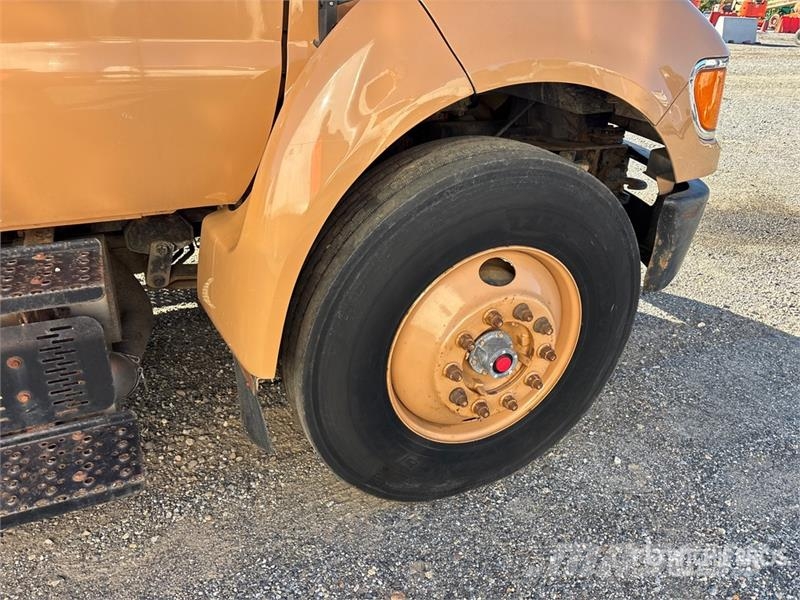 Ford F-650 XL 4x2 Flatbed Truck Ciężarówki typu Platforma / Skrzynia