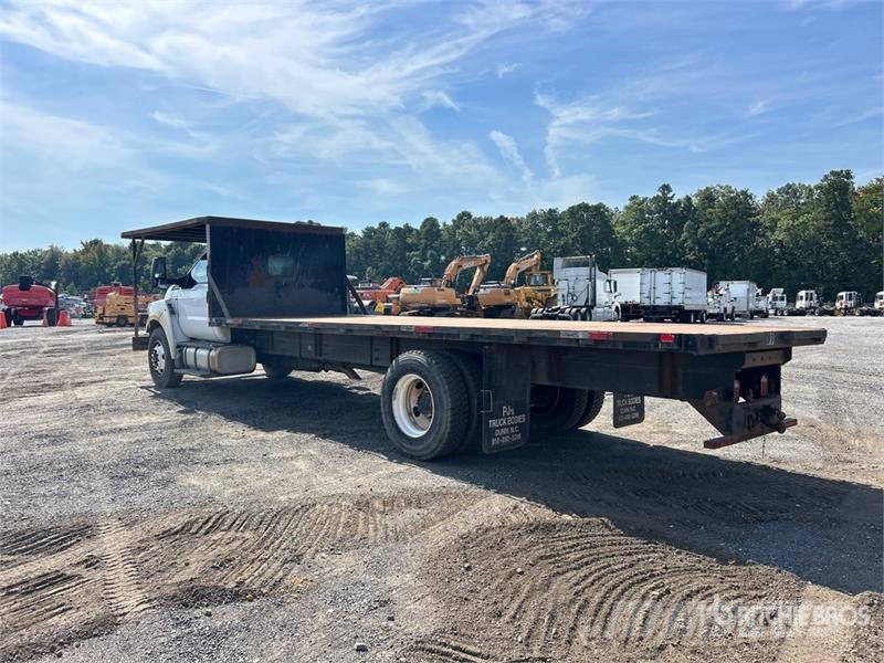 Ford F-750 4x2 Flatbed Truck Flatbed/Dropside trucks
