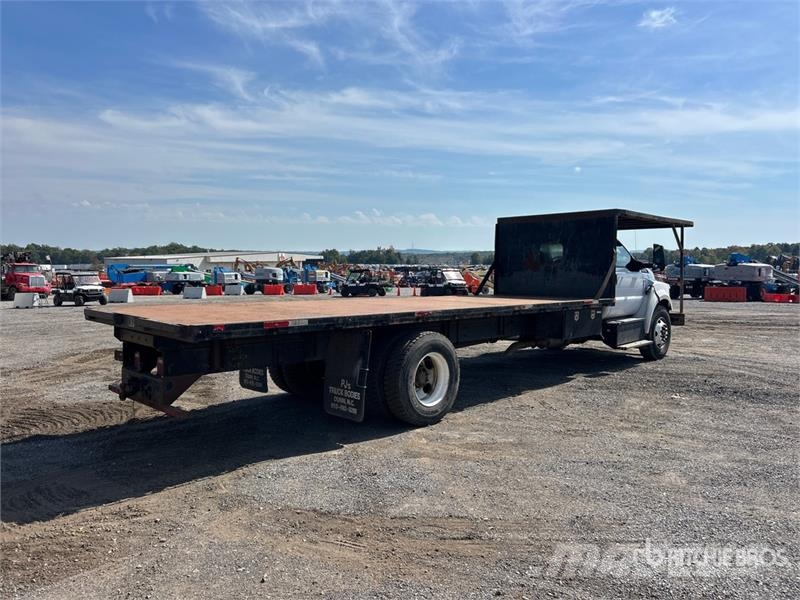 Ford F-750 4x2 Flatbed Truck Flatbed/Dropside trucks