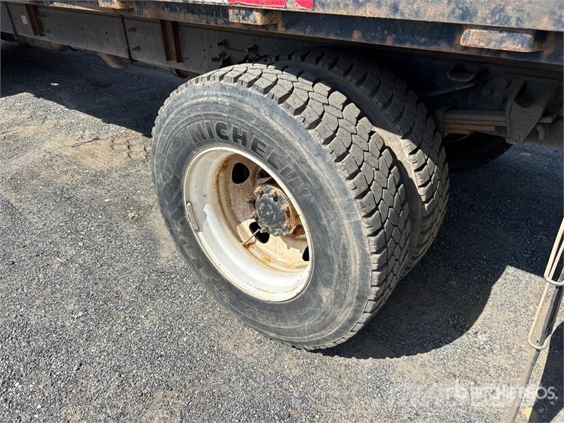 Ford F-750 4x2 Flatbed Truck Flatbed/Dropside trucks
