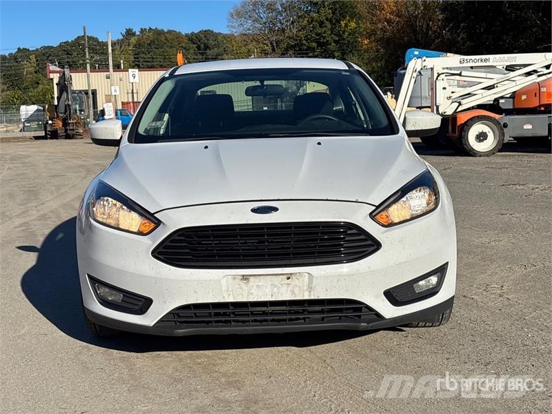 Ford Focus SE Automobile Cars