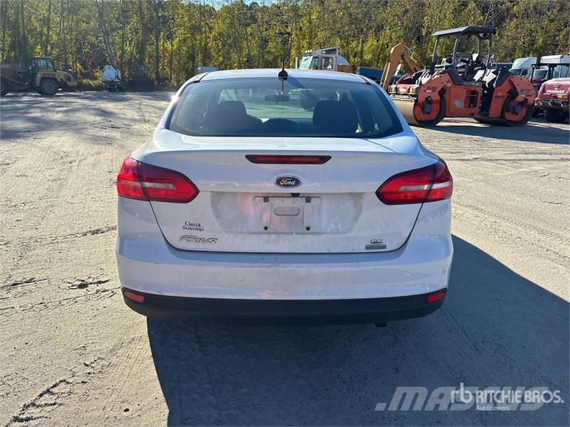 Ford Focus SE Automobile Cars