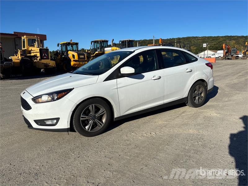 Ford Focus SE Automobile Cars
