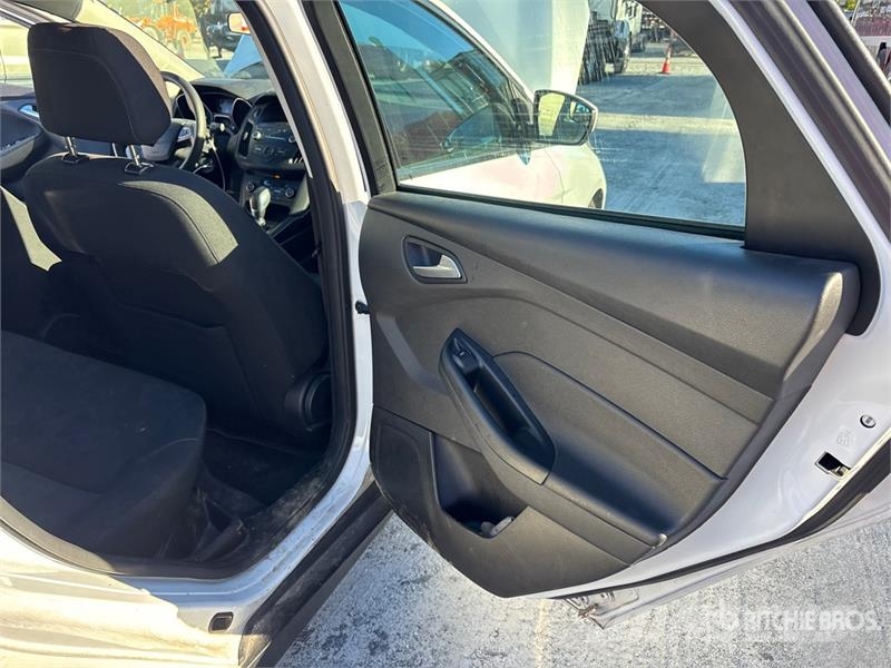 Ford Focus SE Automobile Cars