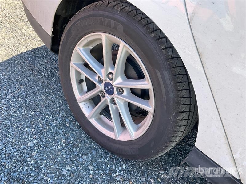 Ford Focus SE Automobile Voiture