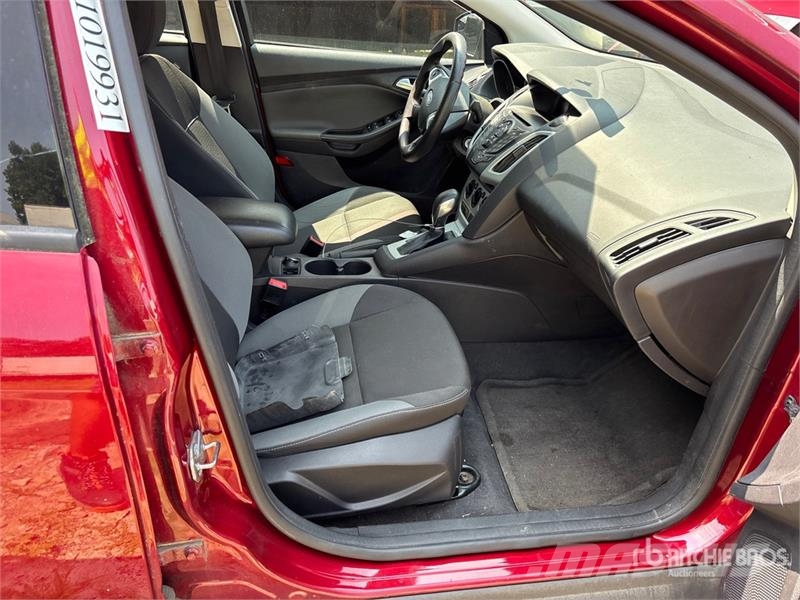 Ford Focus SE Automobile (Inoperable) Kistehergépjárművek