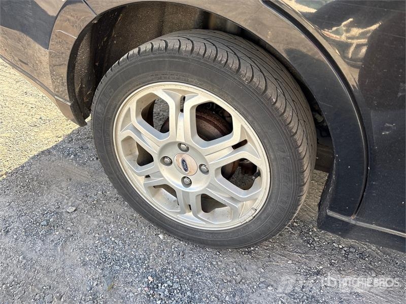 Ford Focus SES Automobile Коли