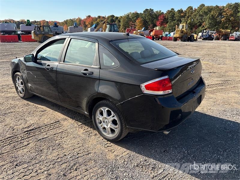 Ford Focus SES Automobile Коли