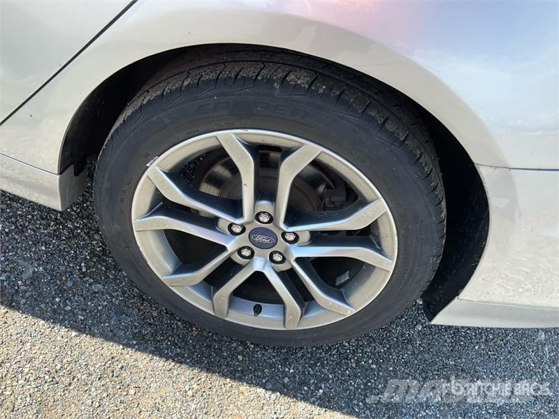 Ford Fusion SE Automobile Auto's