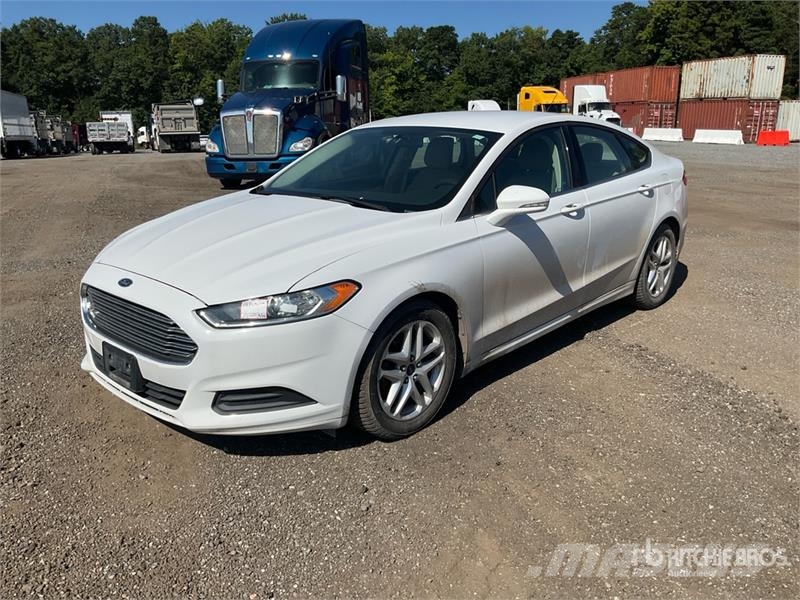 Ford Fusion SE Automobile Auto's