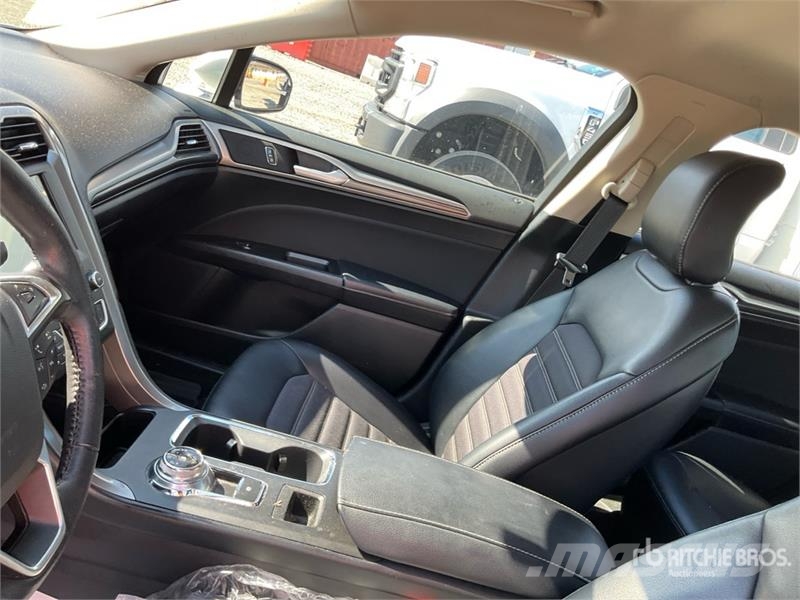 Ford Fusion SE Automobile Auto's