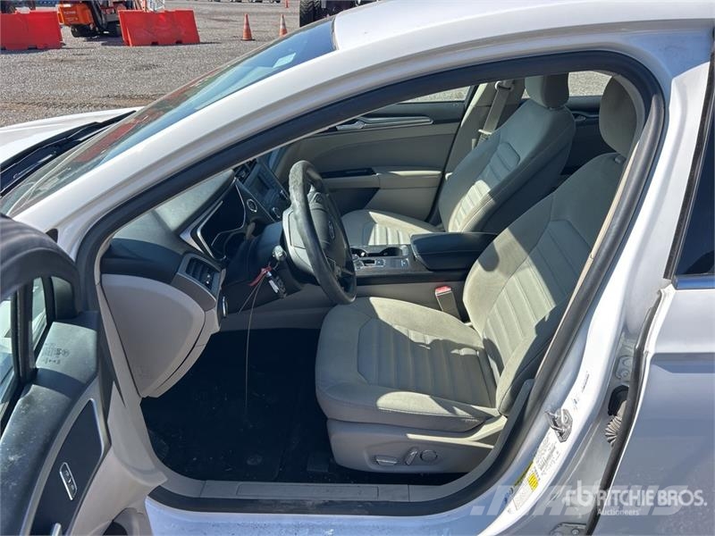 Ford Fusion SE Automobile Auto's