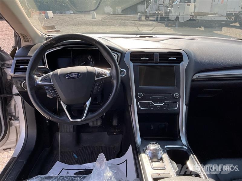 Ford Fusion SE Automobile Auto's