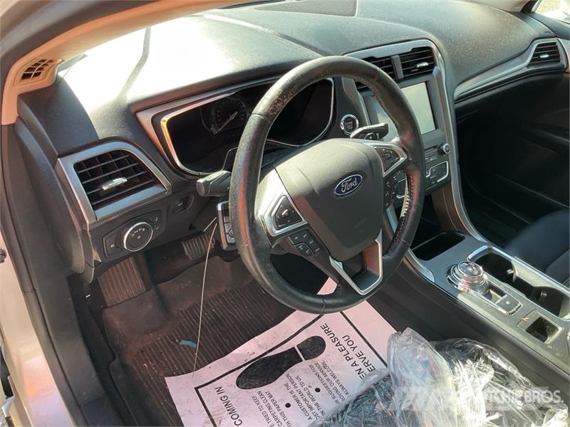 Ford Fusion SE Automobile Auto's