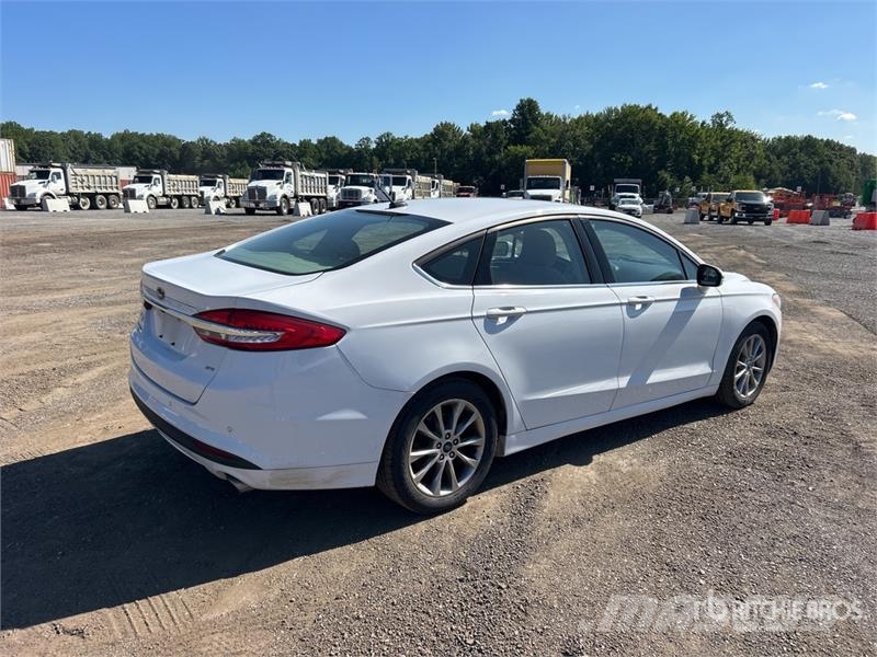 Ford Fusion SE Automobile Auto's