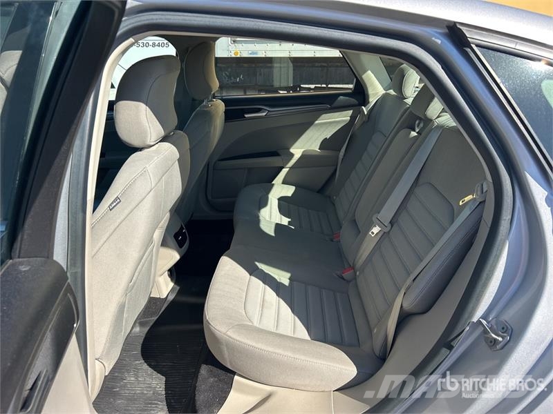 Ford Fusion SE Automobile Auto's