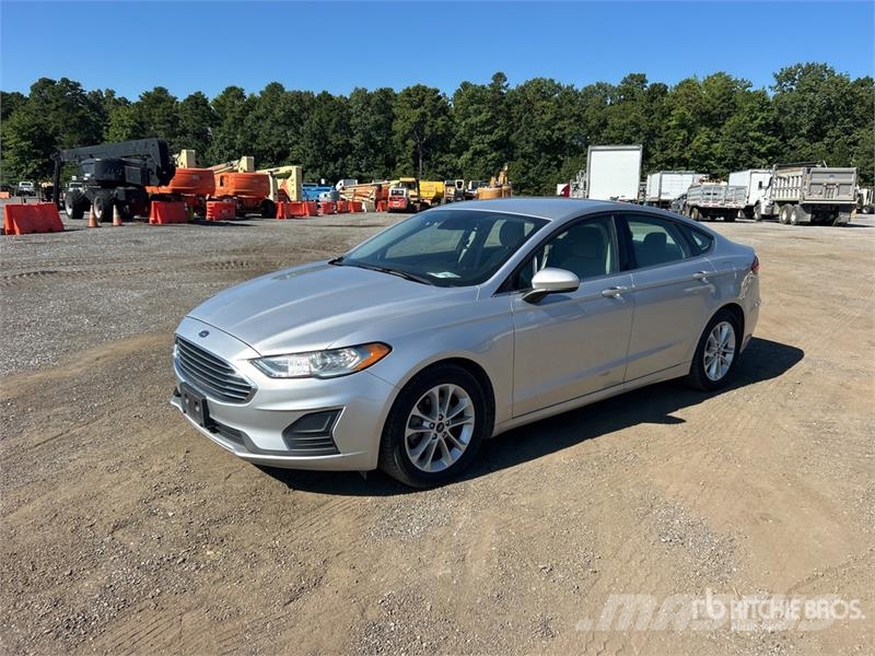 Ford Fusion SE Automobile Auto's