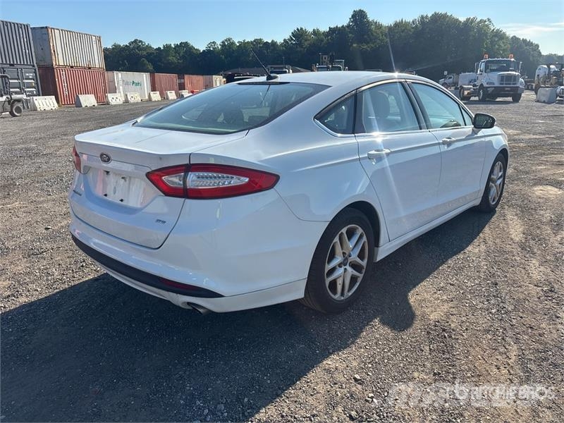 Ford Fusion SE Automobile Auto's