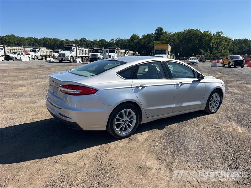 Ford Fusion SE Automobile Auto's