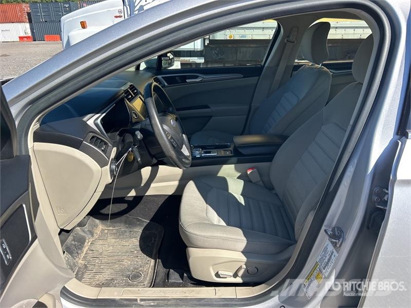 Ford Fusion SE Automobile Auto's