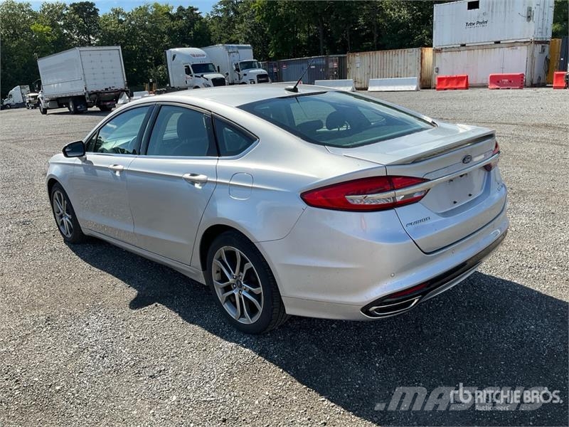 Ford Fusion SE Automobile Auto's