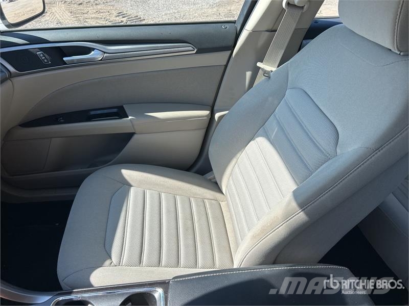Ford Fusion SE Automobile Auto's