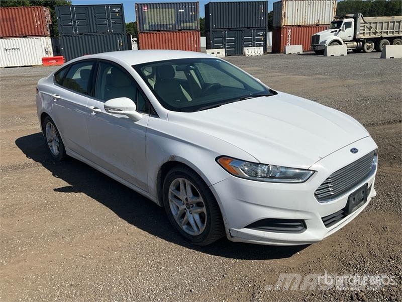 Ford Fusion SE Automobile Auto's