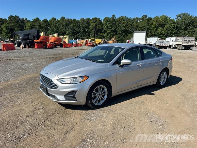 Ford Fusion SE Automobile Auto's