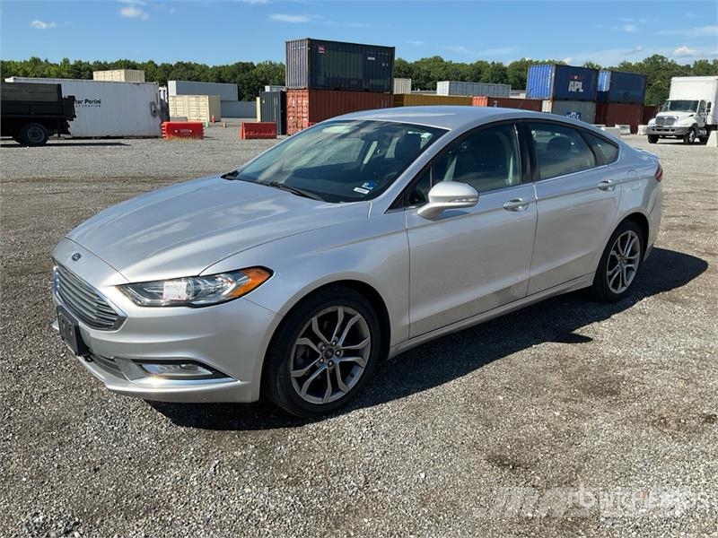 Ford Fusion SE Automobile Auto's