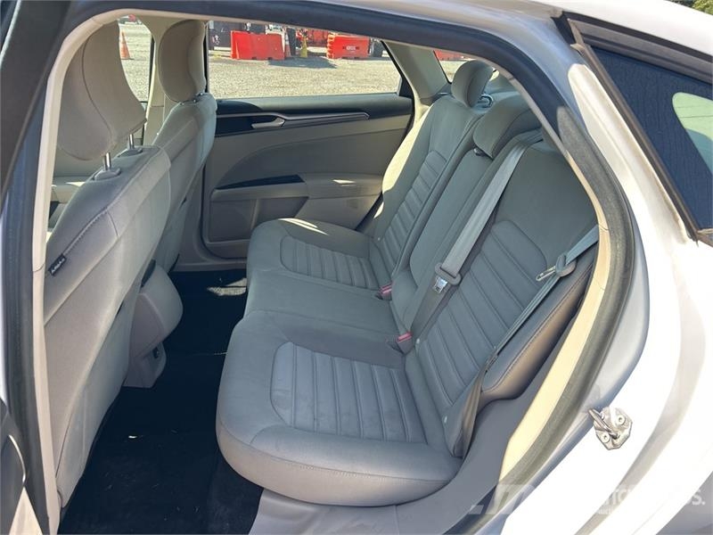 Ford Fusion SE Automobile Auto's