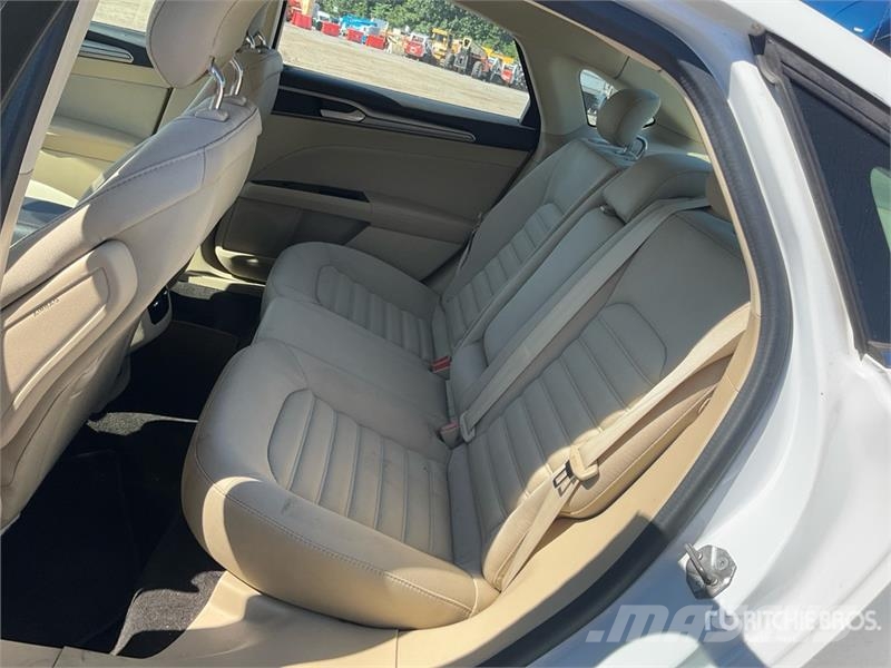 Ford Fusion SE Automobile Auto's