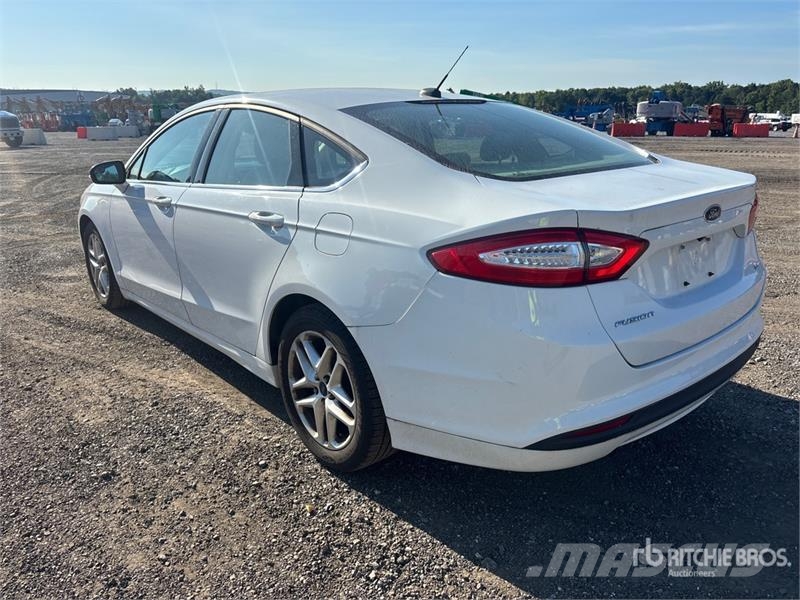 Ford Fusion SE Automobile Auto's