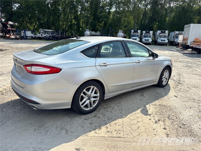 Ford Fusion SE Automobile Avtomobili