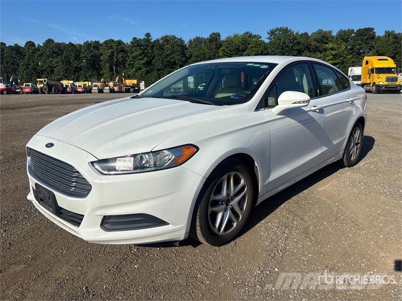 Ford Fusion SE Automobile Auto's
