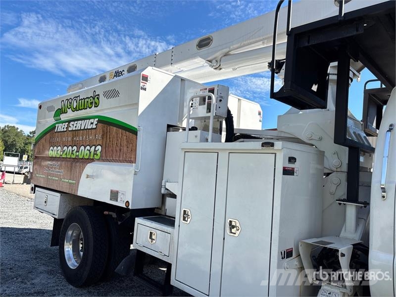 Ford LR760-E70 70 ft on Ford F-750 4x2 Forestry Chipper Truck mounted platforms