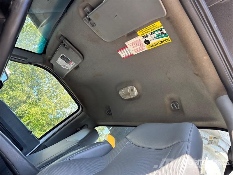 Ford LR760-E70 70 ft on Ford F-750 4x2 Forestry Chipper Truck mounted platforms