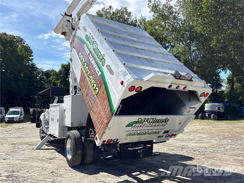 Ford LR760-E70 70 ft on Ford F-750 4x2 Forestry Chipper Truck mounted platforms