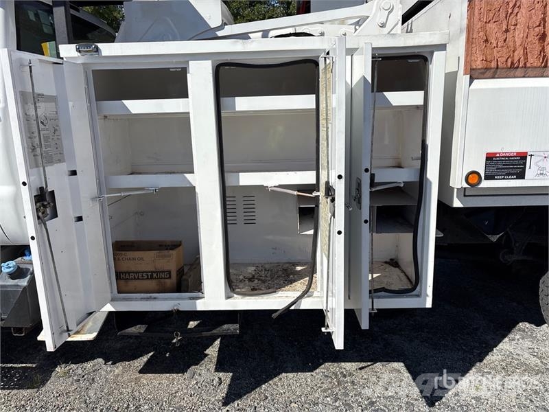 Ford LR760-E70 70 ft on Ford F-750 4x2 Forestry Chipper Truck mounted platforms