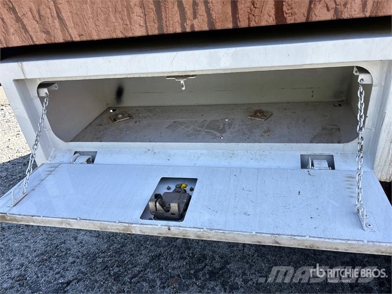 Ford LR760-E70 70 ft on Ford F-750 4x2 Forestry Chipper Truck mounted platforms