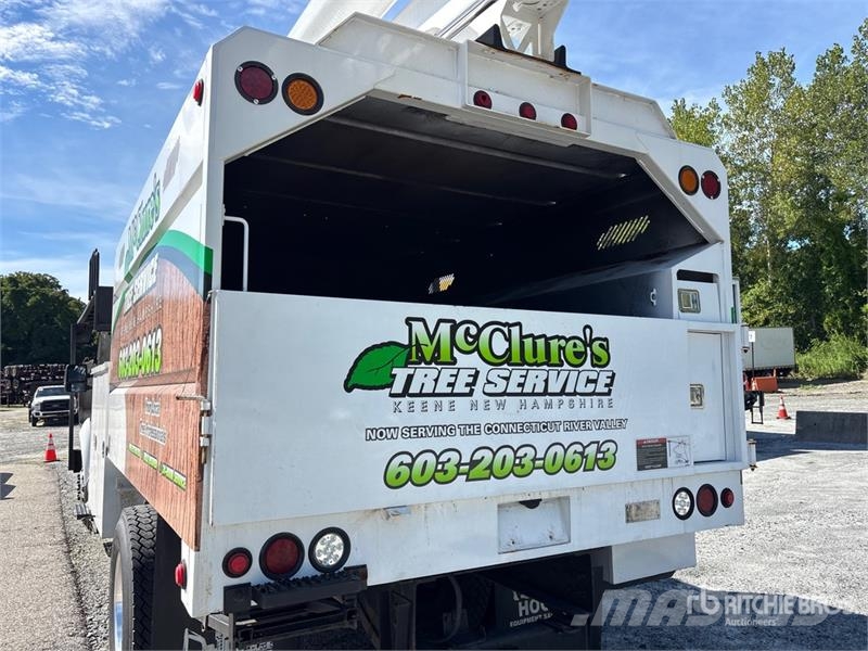 Ford LR760-E70 70 ft on Ford F-750 4x2 Forestry Chipper Truck mounted platforms