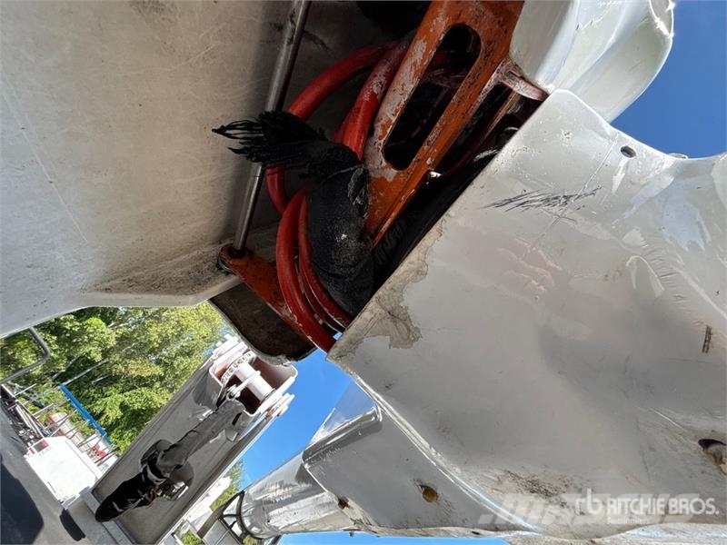 Ford LR760-E70 70 ft on Ford F-750 4x2 Forestry Chipper Truck mounted platforms