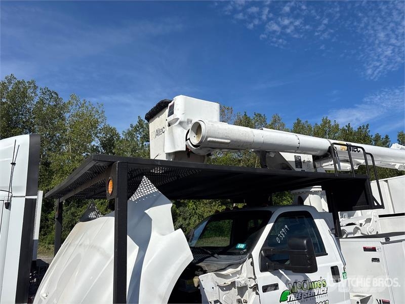 Ford LR760-E70 70 ft on Ford F-750 4x2 Forestry Chipper Truck mounted platforms
