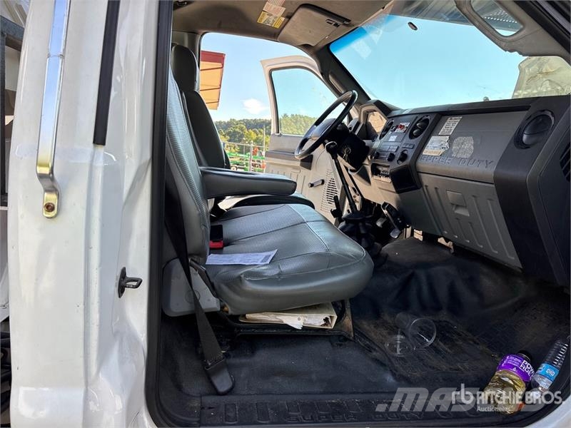 Ford LR760-E70 70 ft on Ford F-750 4x2 Forestry Chipper Truck mounted platforms