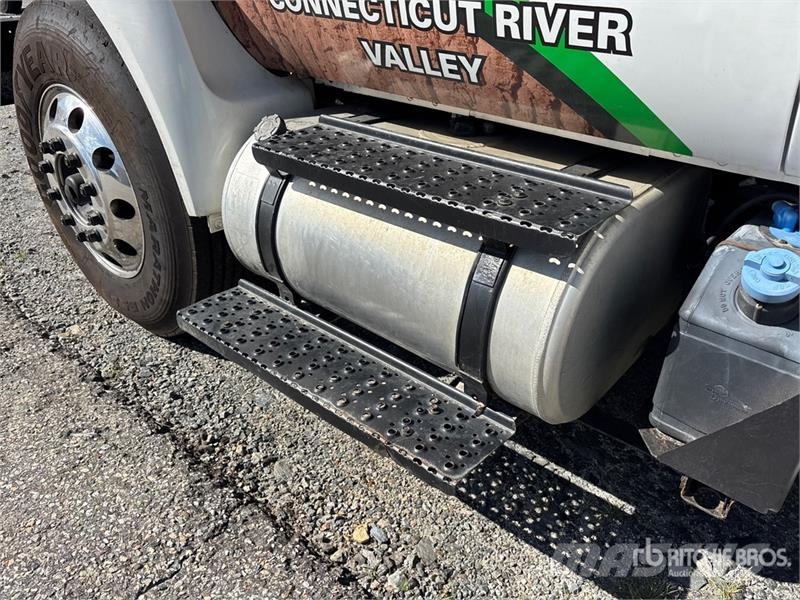 Ford LR760-E70 70 ft on Ford F-750 4x2 Forestry Chipper Truck mounted platforms
