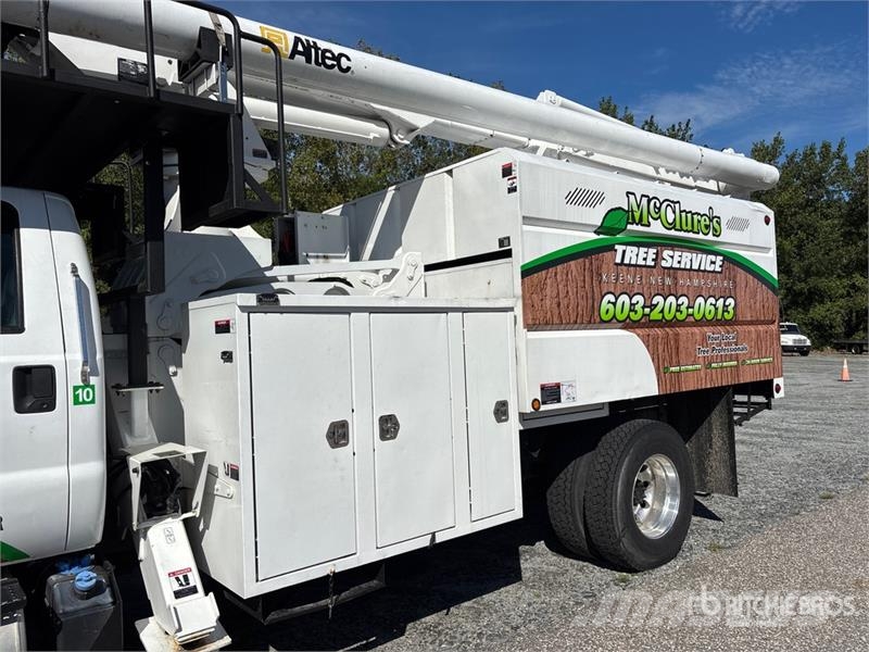 Ford LR760-E70 70 ft on Ford F-750 4x2 Forestry Chipper Truck mounted platforms